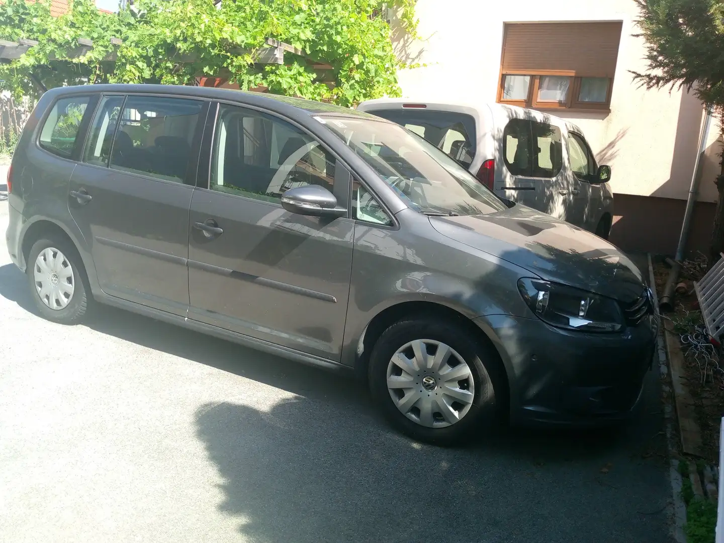 Volkswagen Touran Touran Trendline 1,6 BMT TDI DPF Trendline Grau - 2