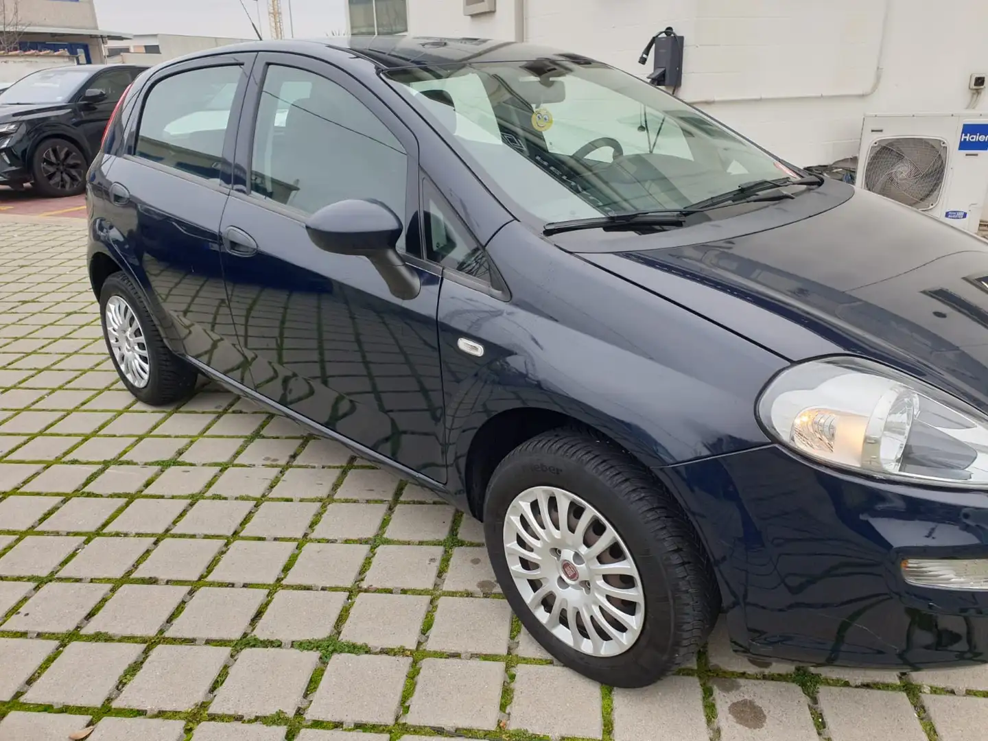 Fiat Punto 5p 1.4 natural power Street (easy) 70cv Negro - 2