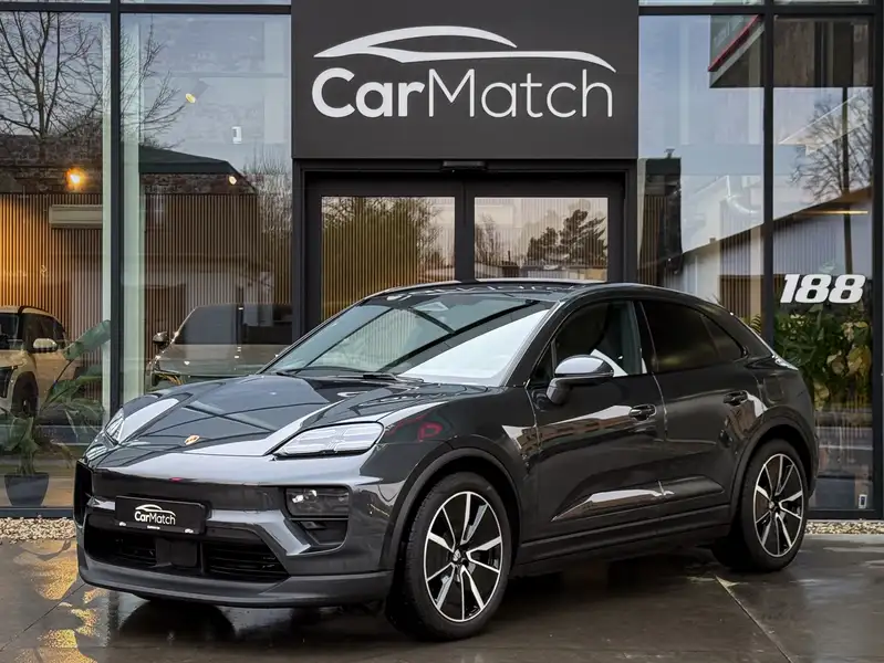 PORSCHE Macan