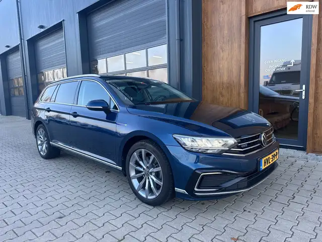 Volkswagen Passat Variant 1.4 TSI PHEV GTE trekhaak l 360 camera l stoelverw