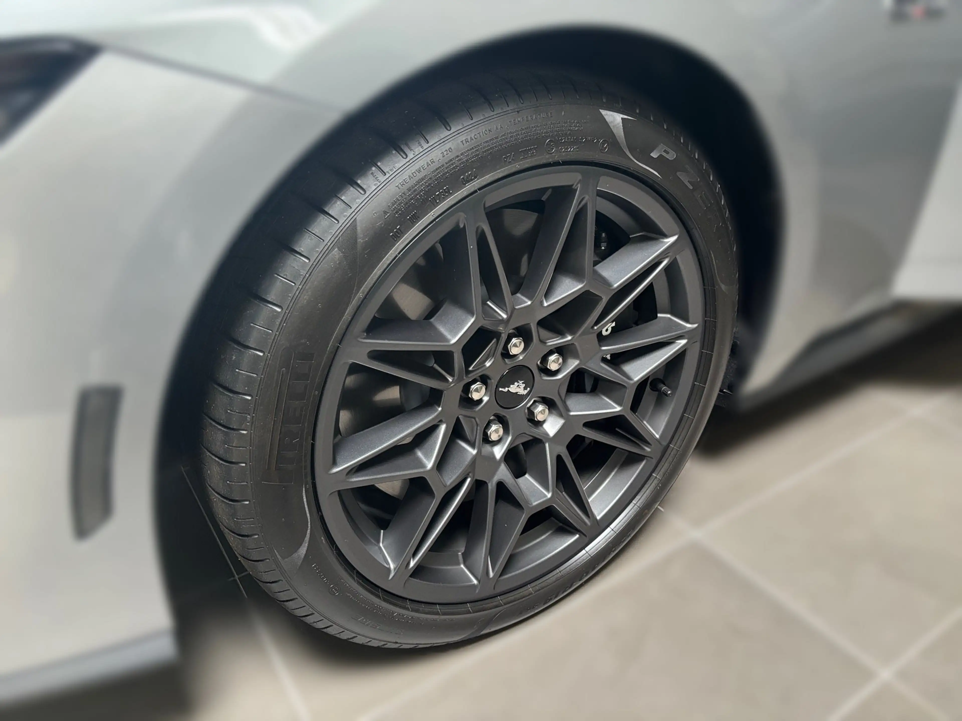 Ford Mustang Convertible 5.0 Ti-VCT V8 328 kW GT — photo 6