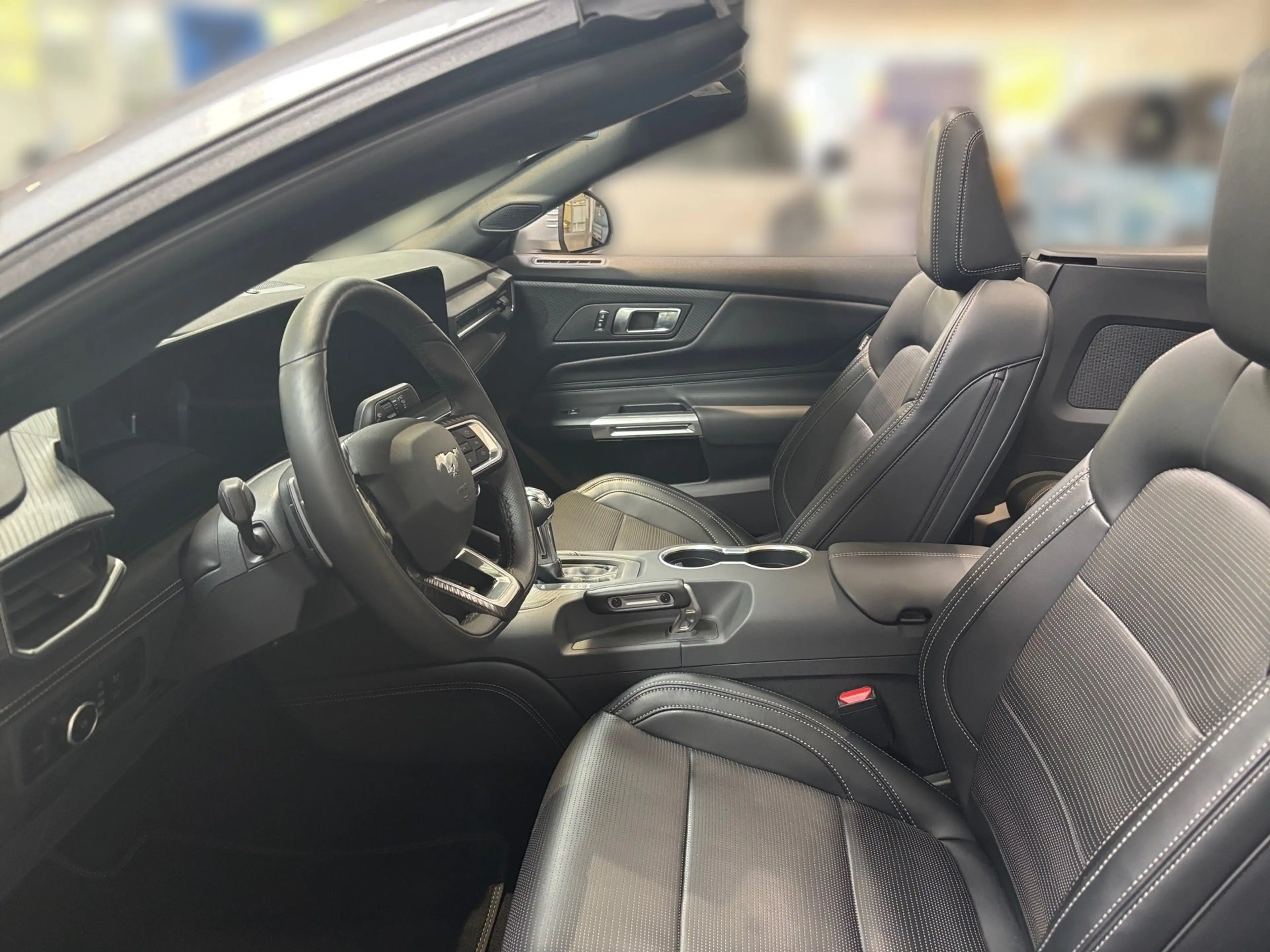 Ford Mustang Convertible 5.0 Ti-VCT V8 328 kW GT — photo 9