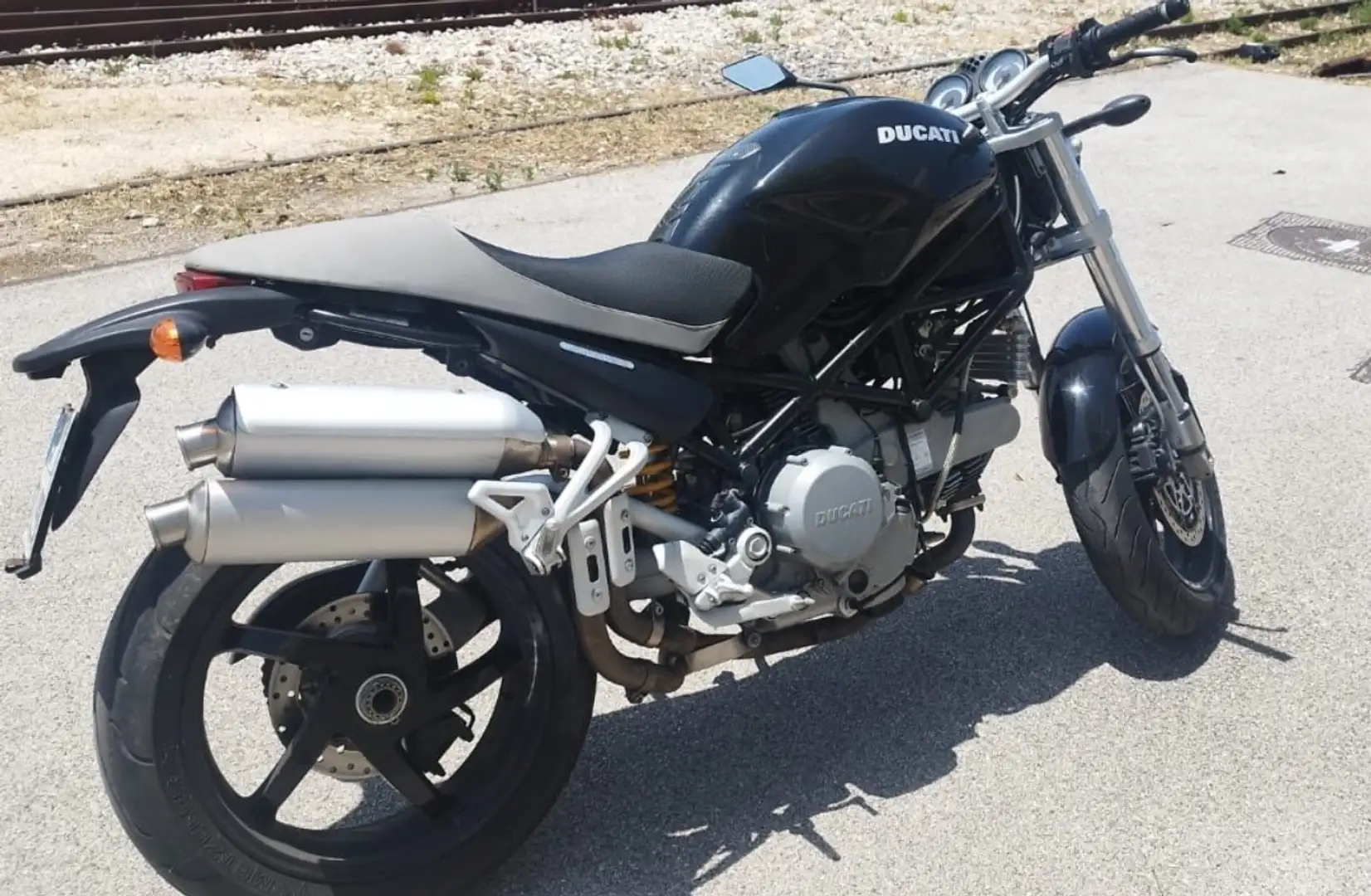 Ducati Monster 800 S2R 800 - 1