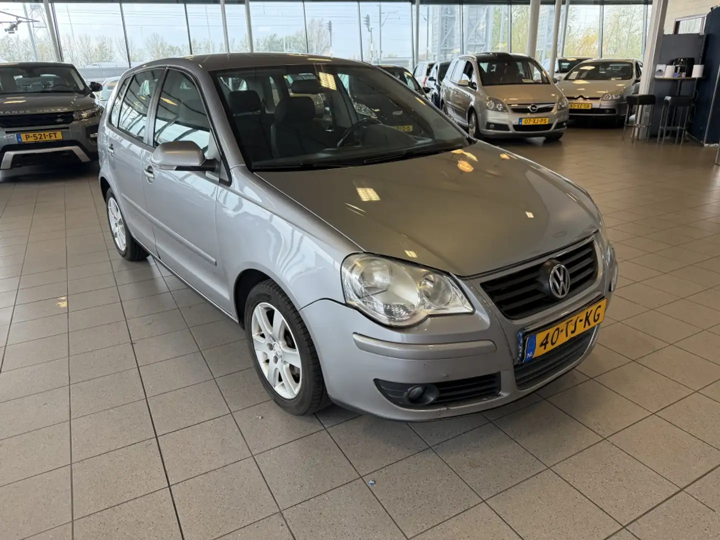 Volkswagen Polo 1.4-16V Optive Grigio - 2