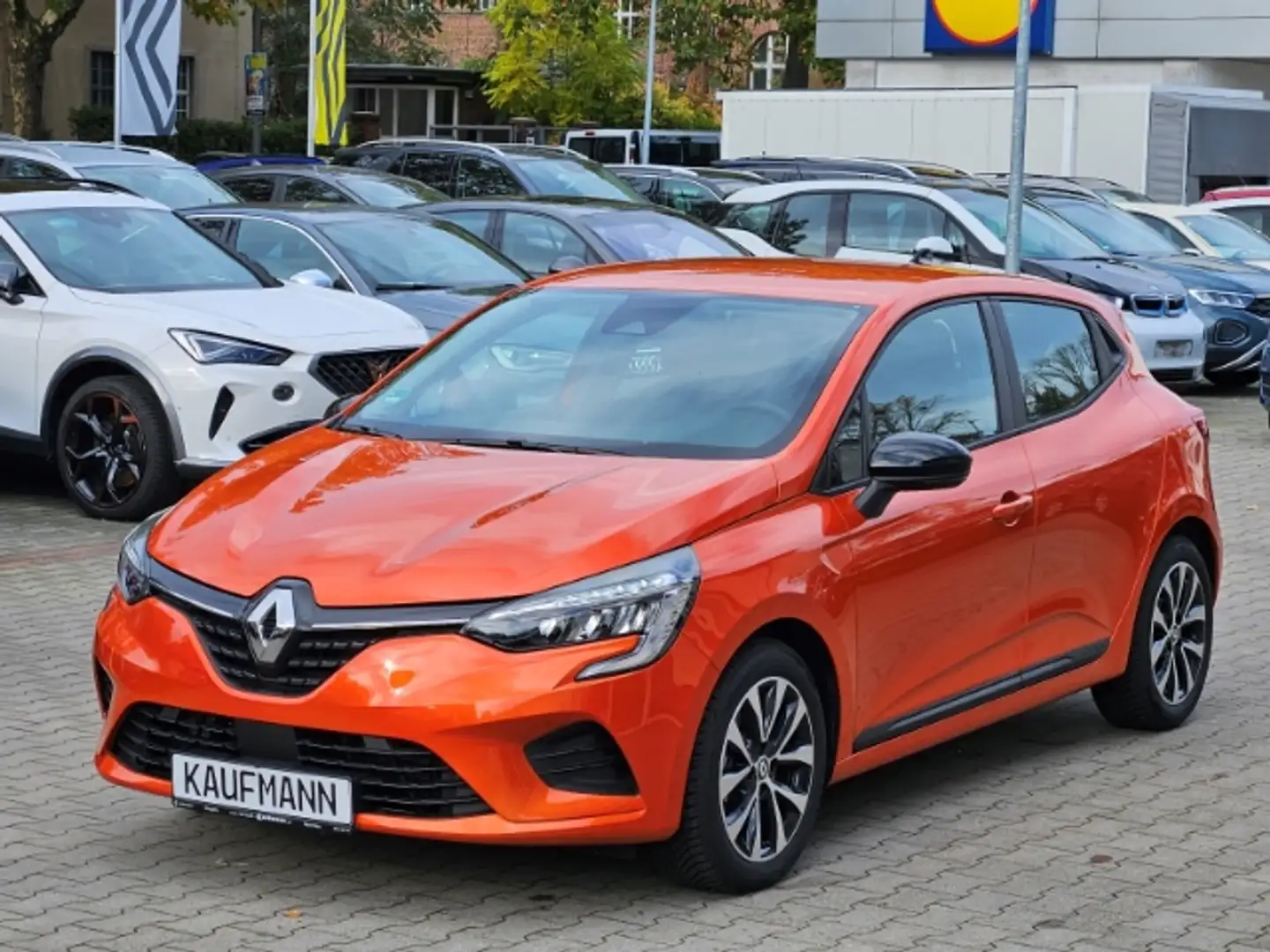 Renault Clio V Equilibre 1.6 E-TECH Hybrid 145 EU6d Orange - 1