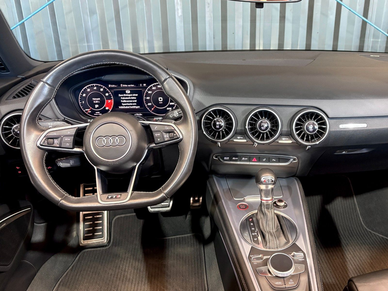 Audi TTS Roadster 2.0 TFSI quattro — photo 11