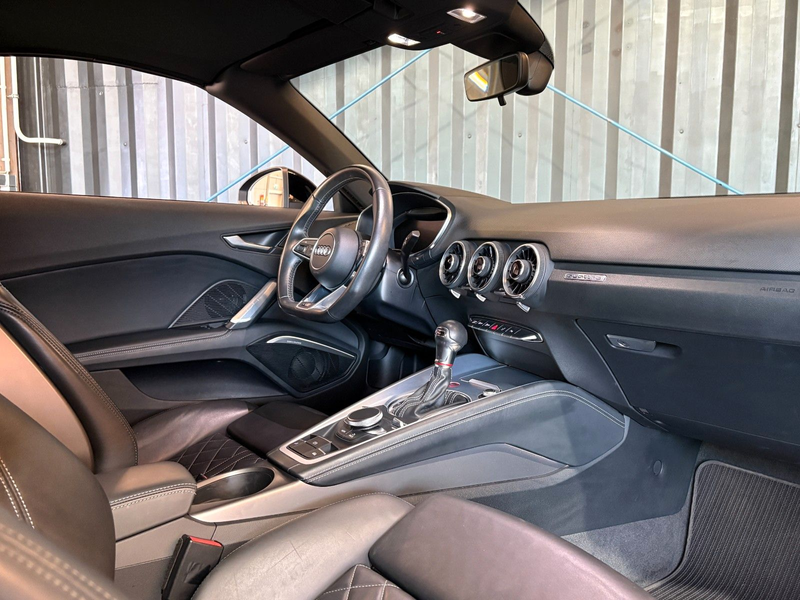 Audi TTS Roadster 2.0 TFSI quattro — photo 13