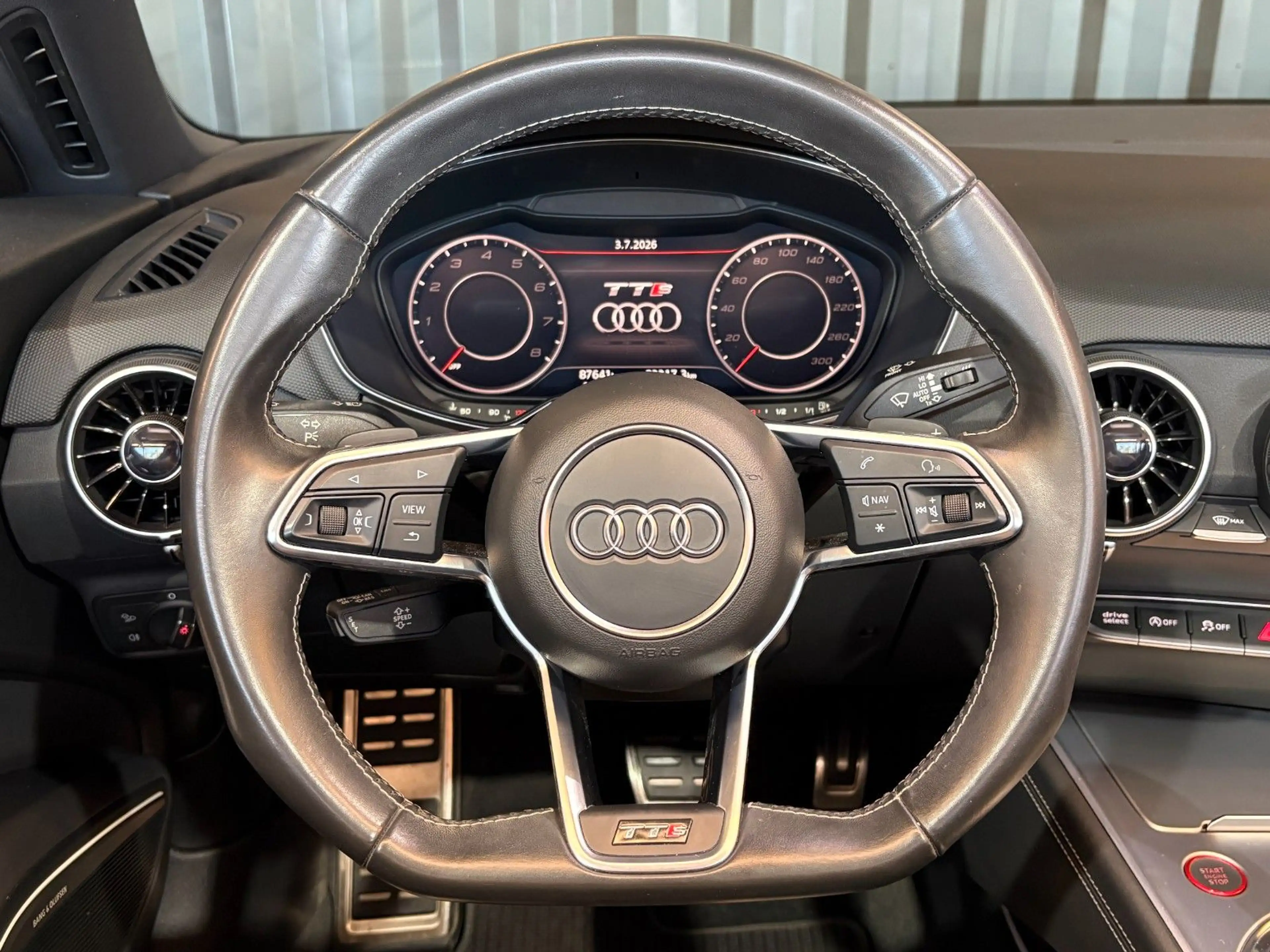 Audi TTS Roadster 2.0 TFSI quattro — photo 9