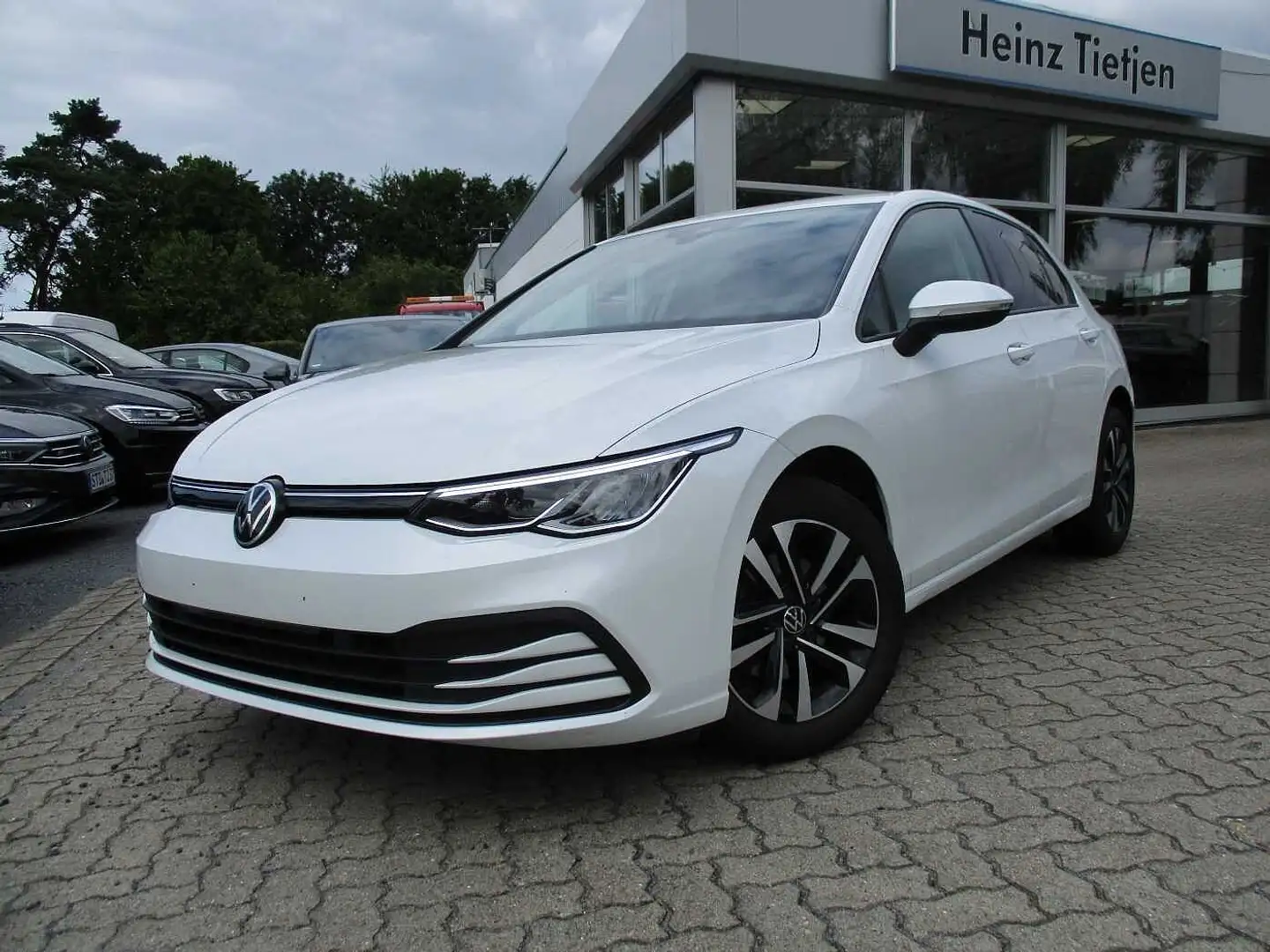 Volkswagen Golf VIII 1.0 TSI OPF United Weiß - 1