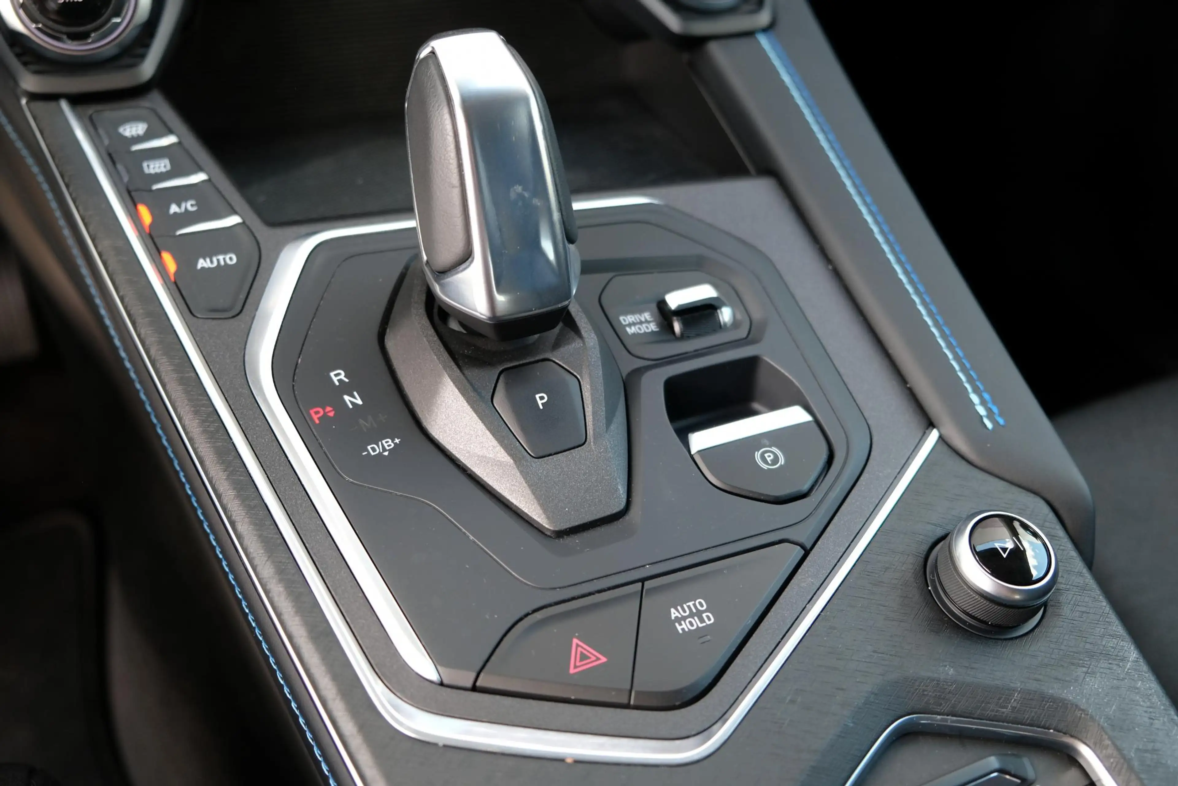 Lynk & Co 01 1.5 Plug-in Hybrid | PHEV | Panoramadak | 360 Grad — photo 15