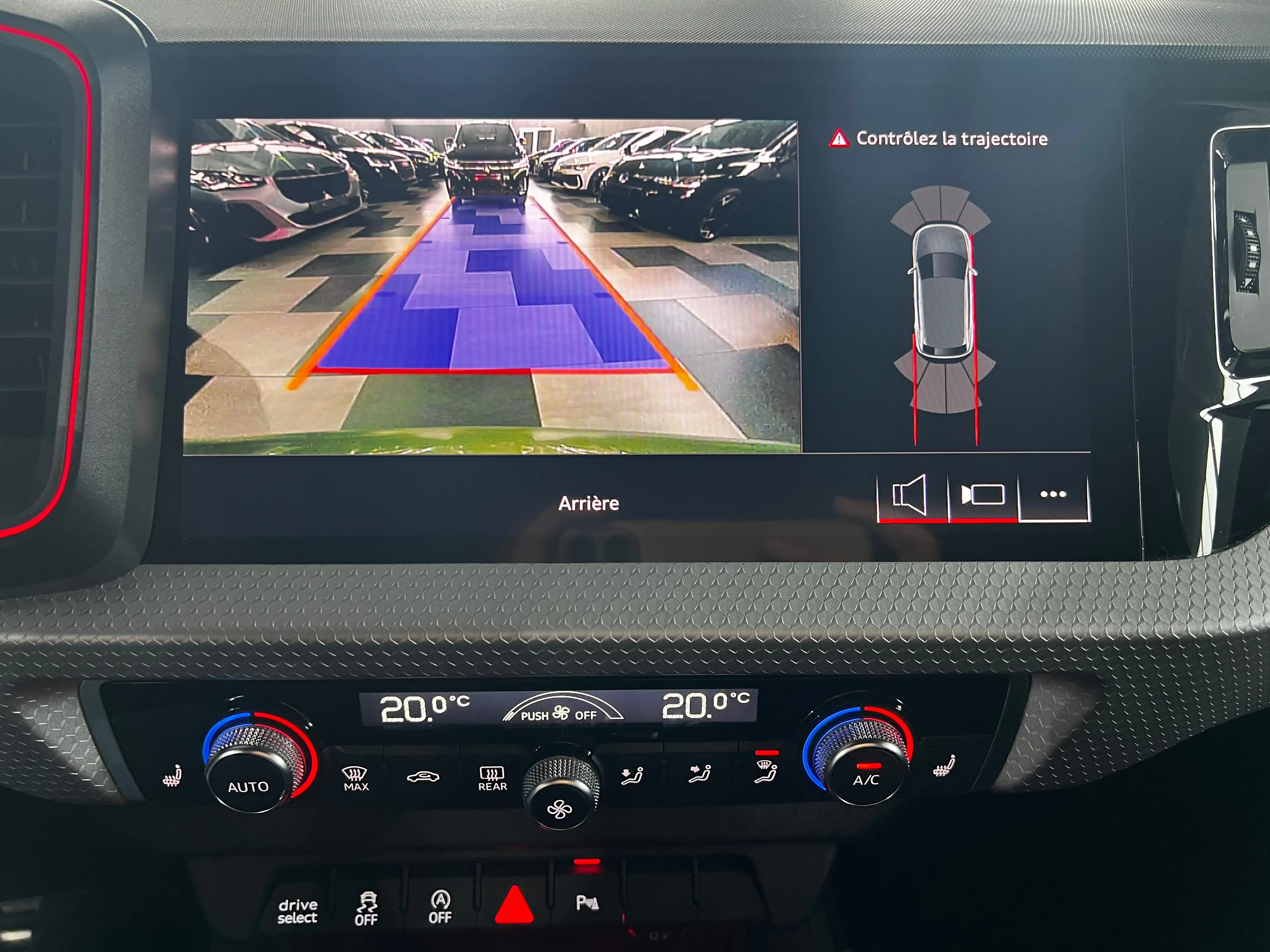 Audi A1 S-LINE / S TRONIC / LIMITED EDITION / JANTES RS / CAMERA / NAVI / FULL / 1ER PROPRIETAIRE — photo 13