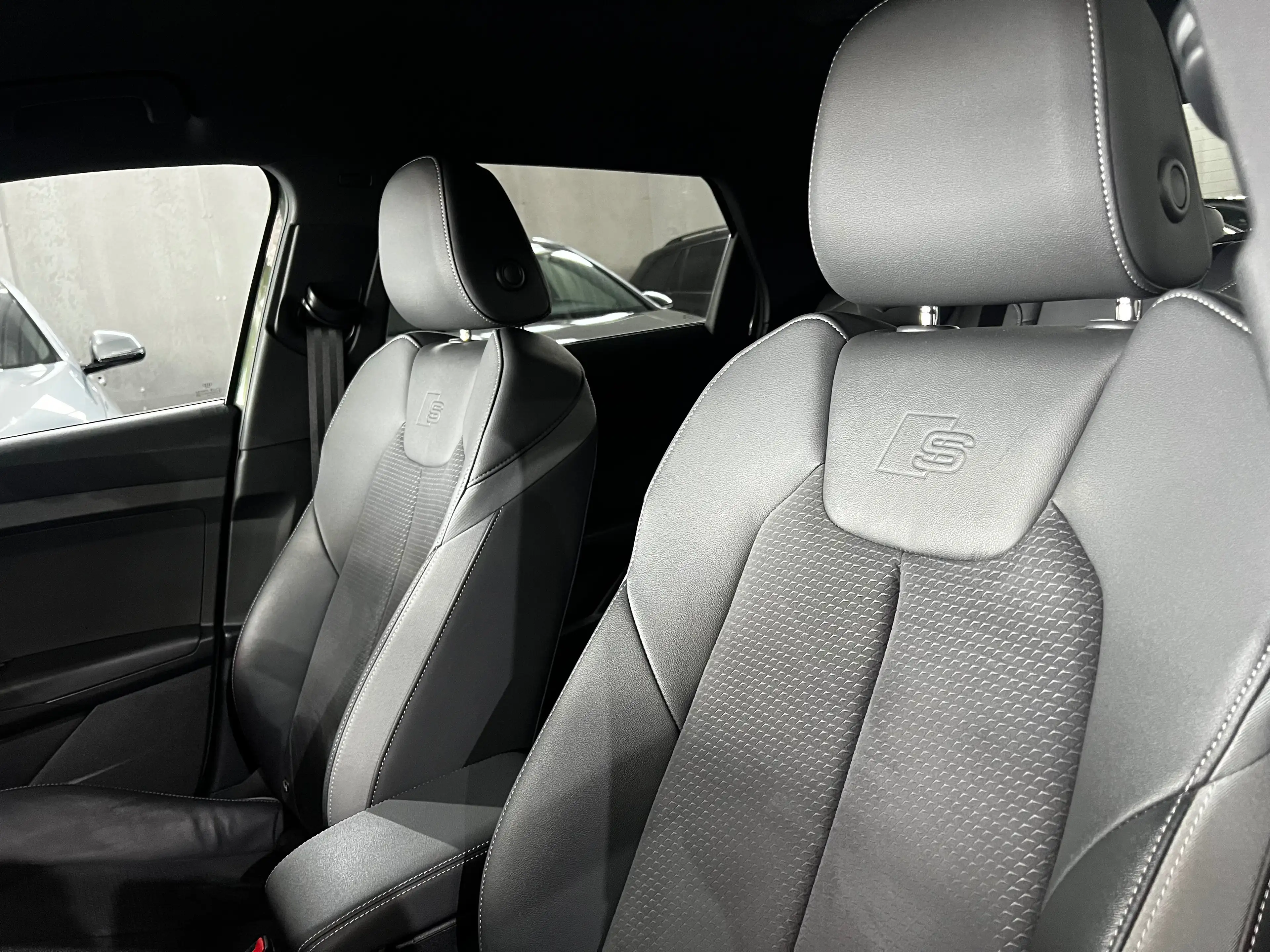 Audi A1 S-LINE / S TRONIC / LIMITED EDITION / JANTES RS / CAMERA / NAVI / FULL / 1ER PROPRIETAIRE — photo 11