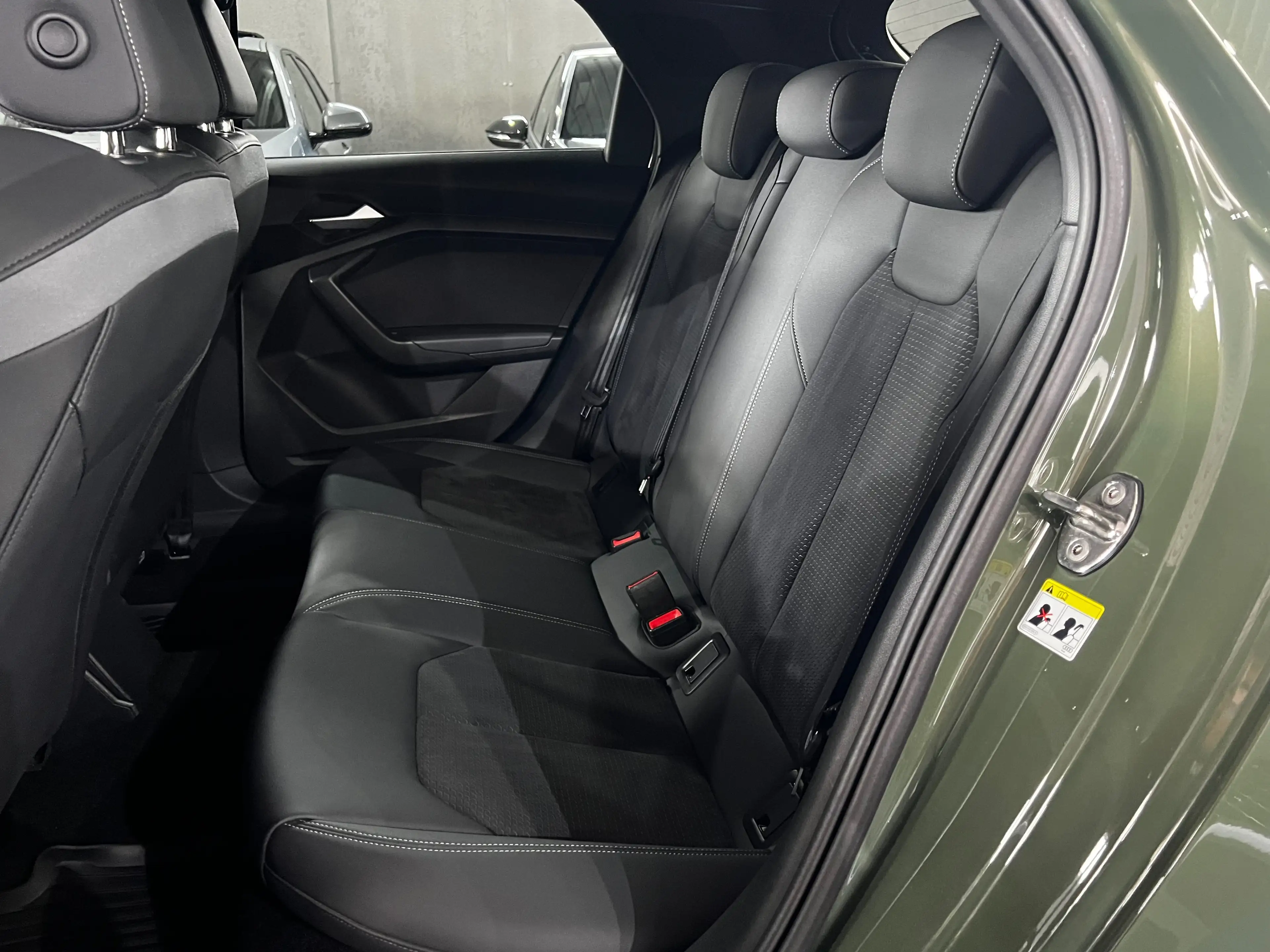 Audi A1 S-LINE / S TRONIC / LIMITED EDITION / JANTES RS / CAMERA / NAVI / FULL / 1ER PROPRIETAIRE — photo 9