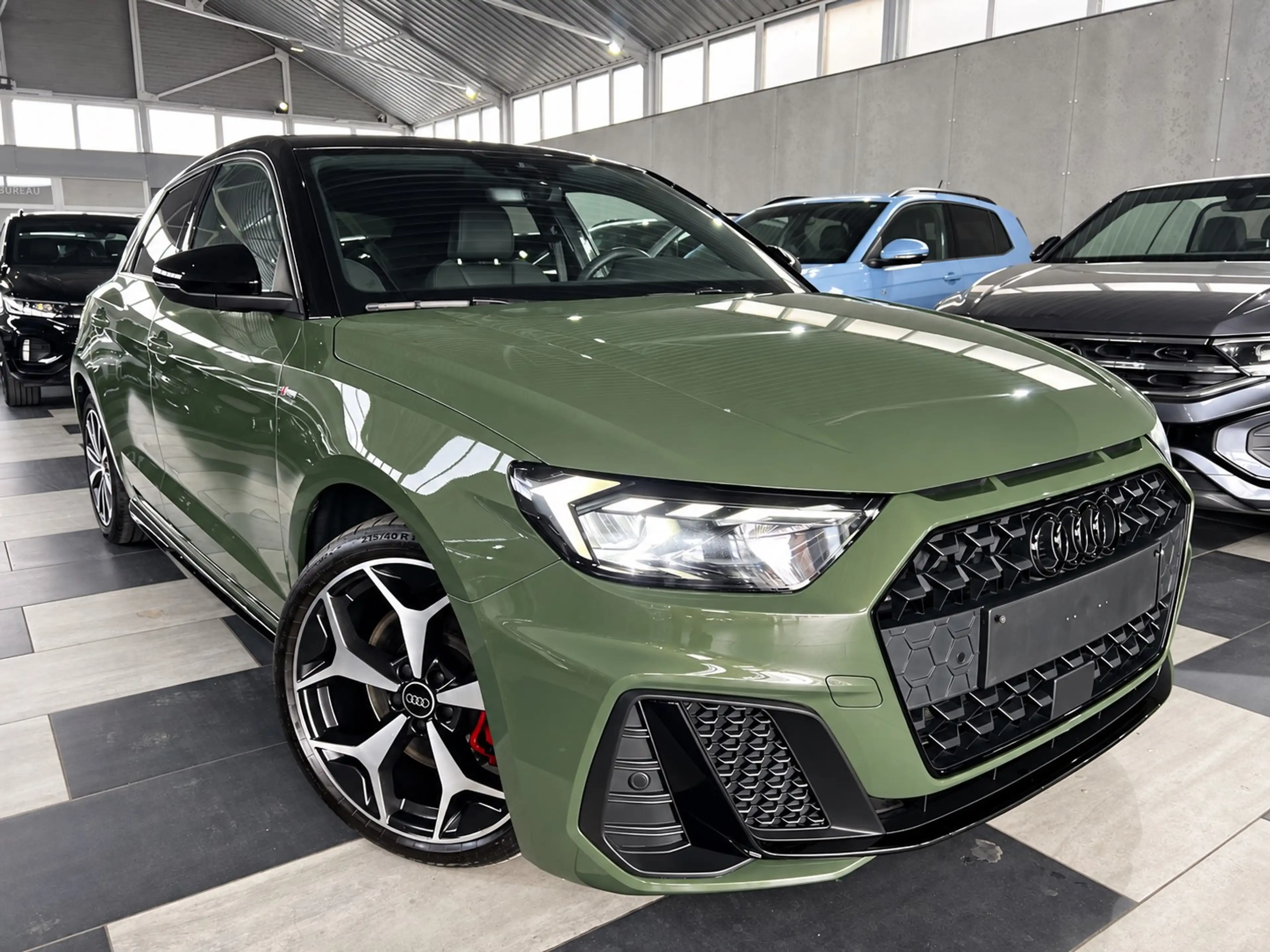 Audi A1 S-LINE / S TRONIC / LIMITED EDITION / JANTES RS / CAMERA / NAVI / FULL / 1ER PROPRIETAIRE — photo 6