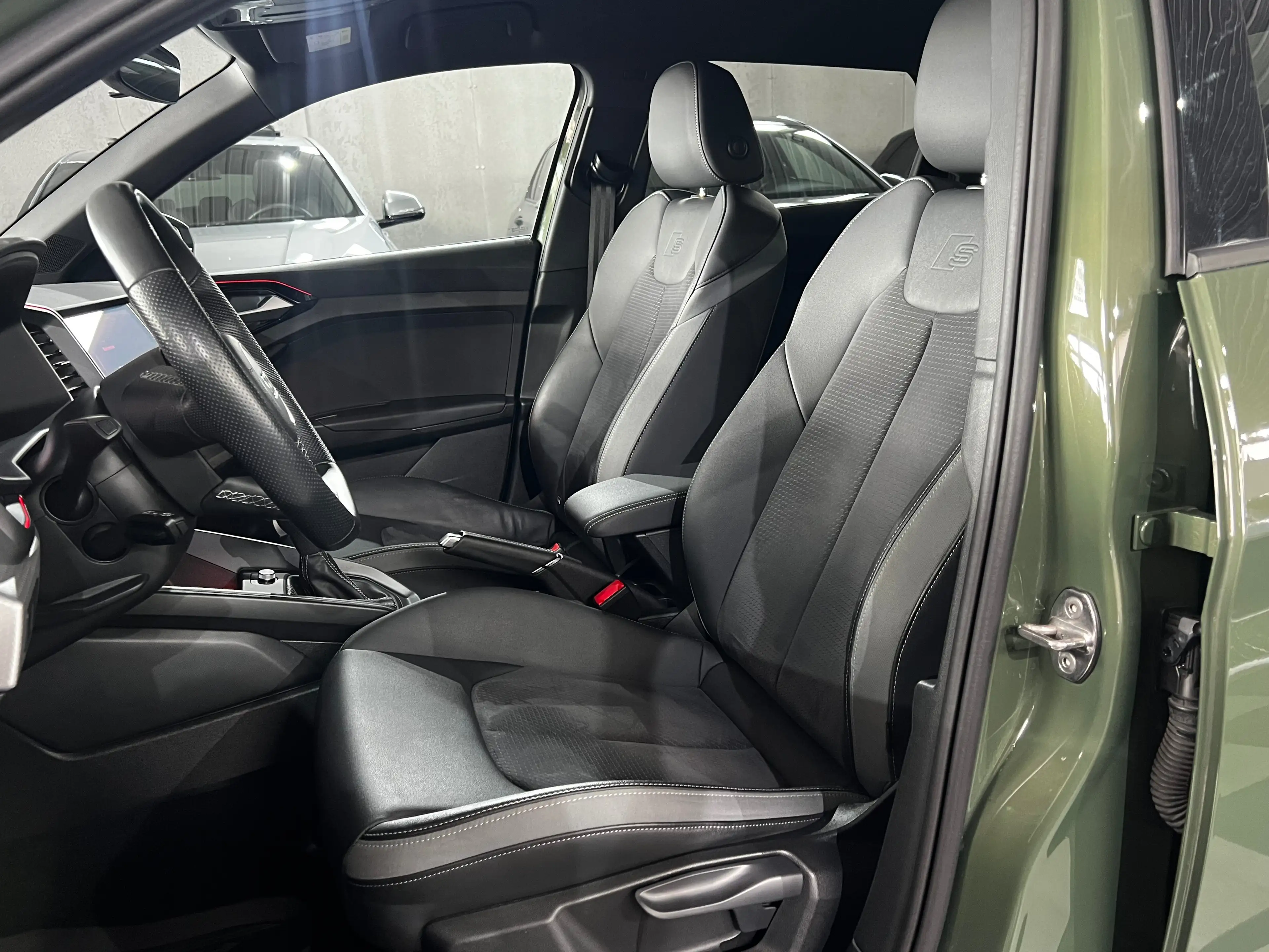 Audi A1 S-LINE / S TRONIC / LIMITED EDITION / JANTES RS / CAMERA / NAVI / FULL / 1ER PROPRIETAIRE — photo 8
