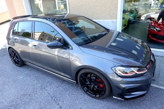 Volkswagen Golf view 6