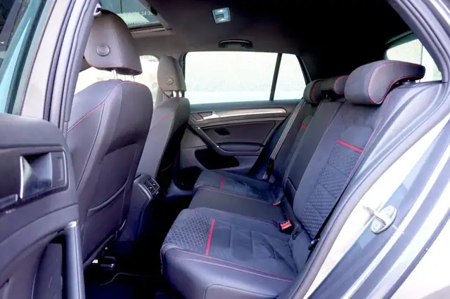 Volkswagen Golf view 11