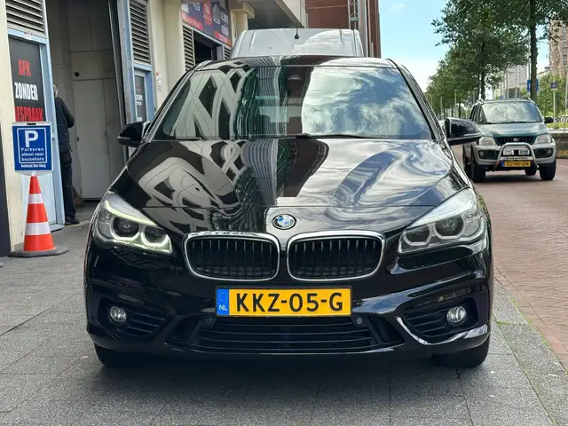 BMW 2 Series view 6