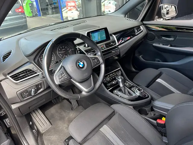 BMW 2 Series view 9