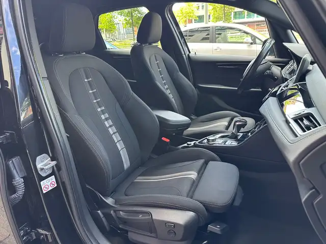 BMW 2 Series view 11