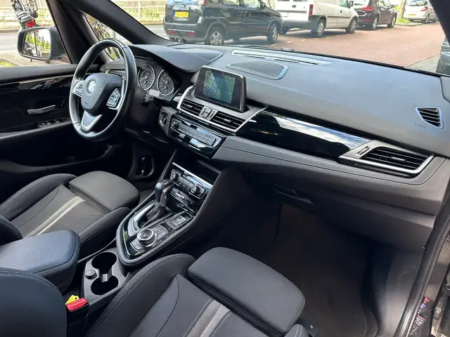 BMW 2 Series view 10