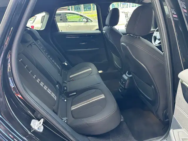 BMW 2 Series view 12
