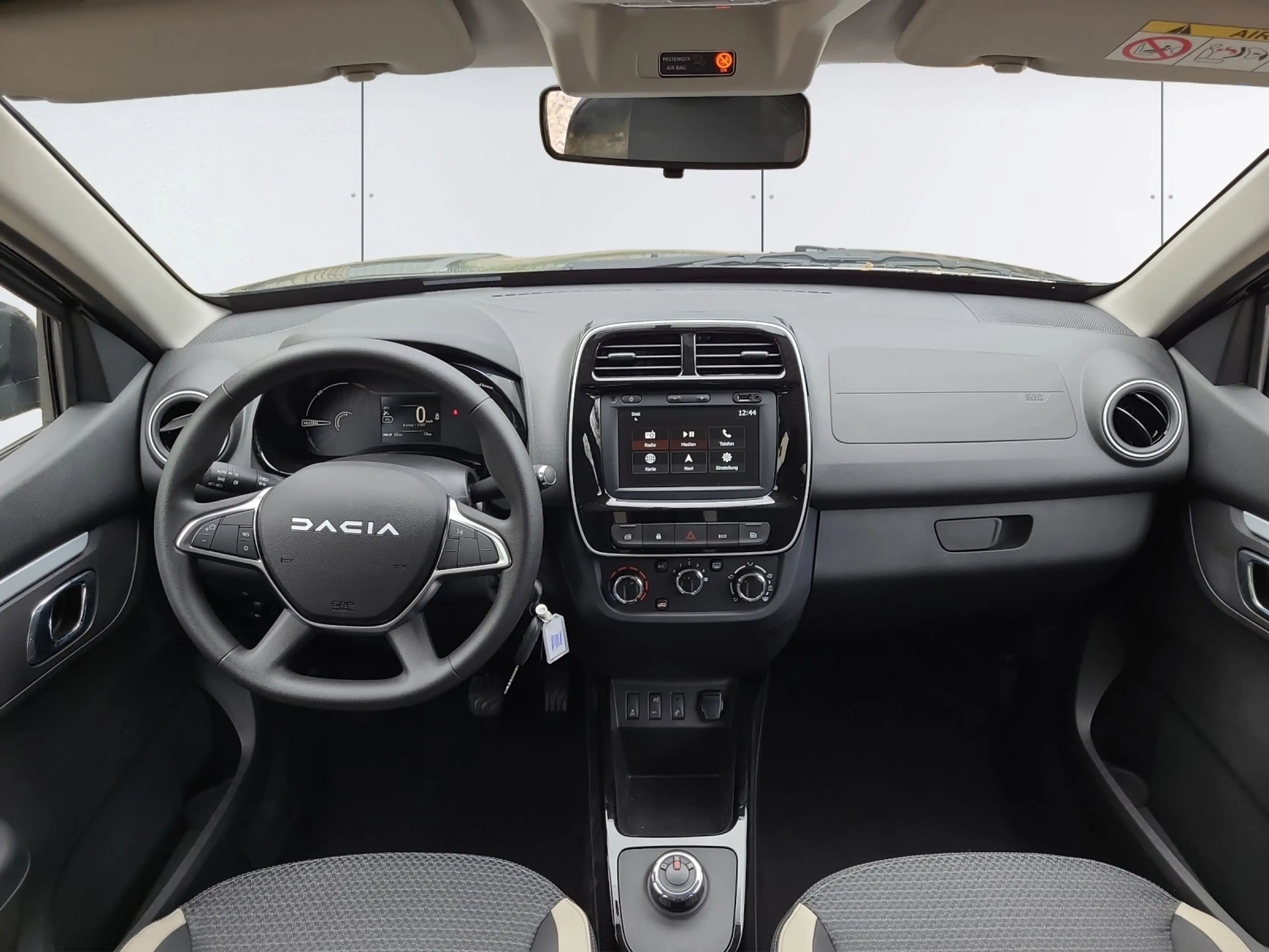 Dacia Spring Essential*NAVI*PDC*KAM* — photo 9