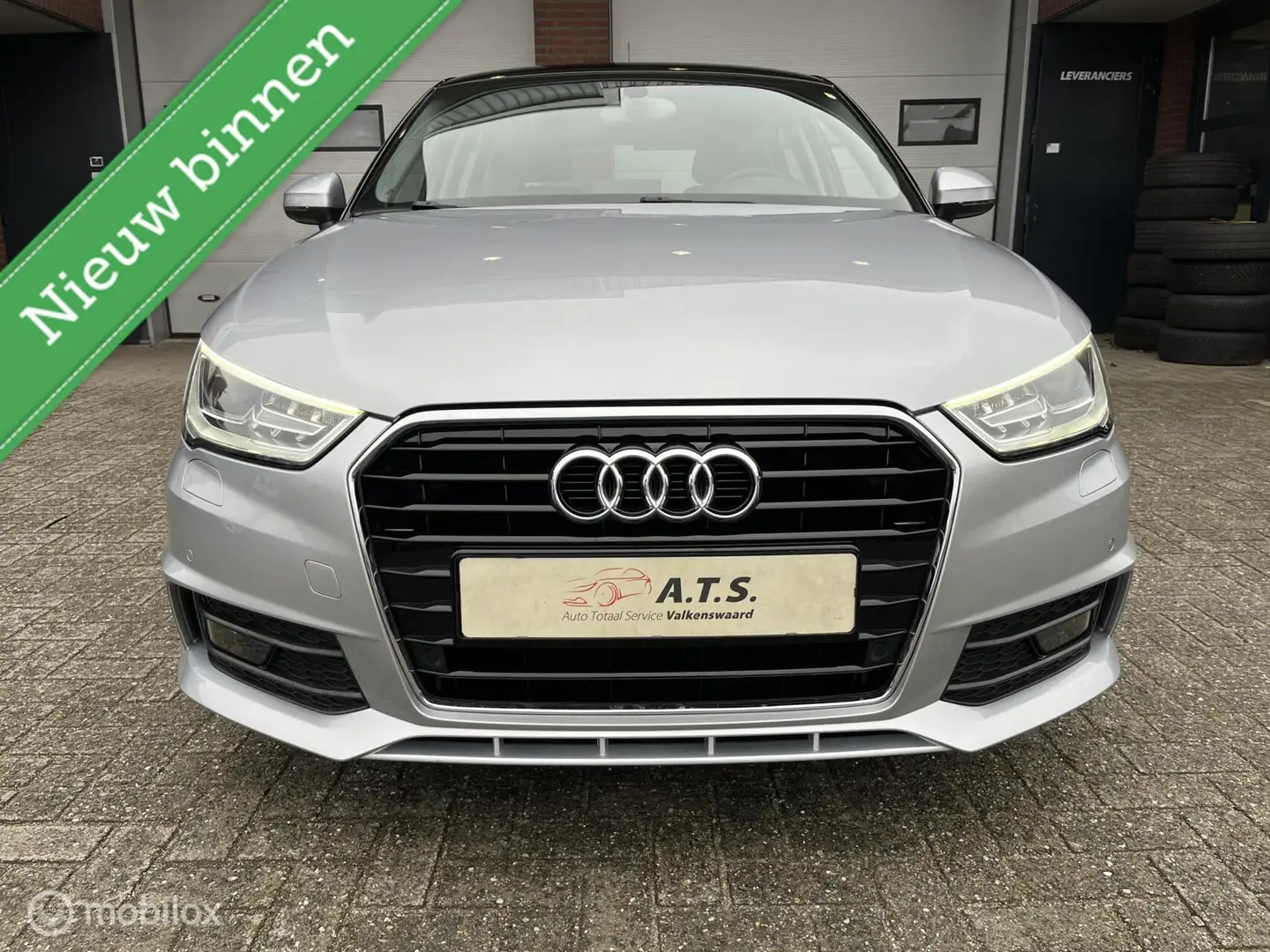 Audi A1 Sportback 1.0 TFSI S-LINE CLIMA*XENON*PDC* Gris - 2