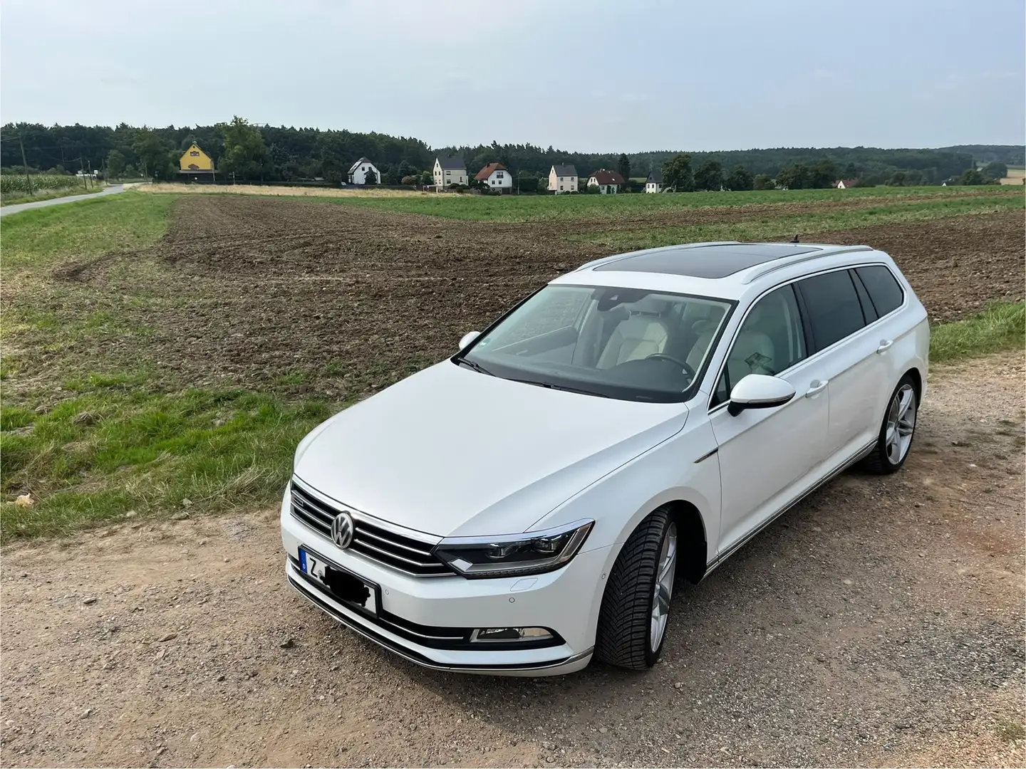 Volkswagen Passat Variant Passat Variant Diesel 2.0 TDI SCR 4Motion Highline Weiß - 1