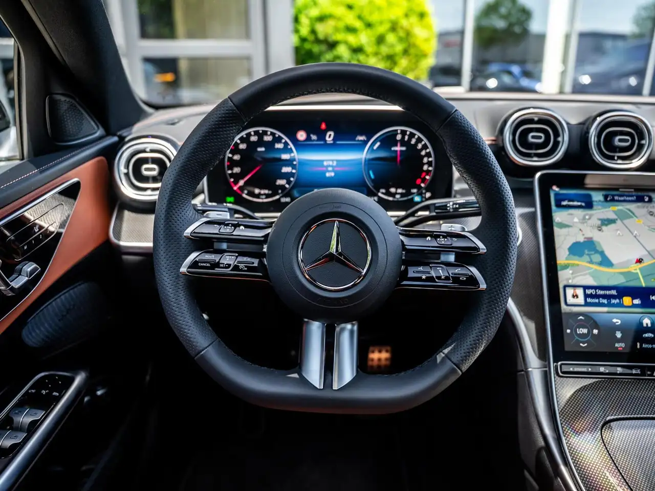 Mercedes-Benz C-Class 2026 — фото 11