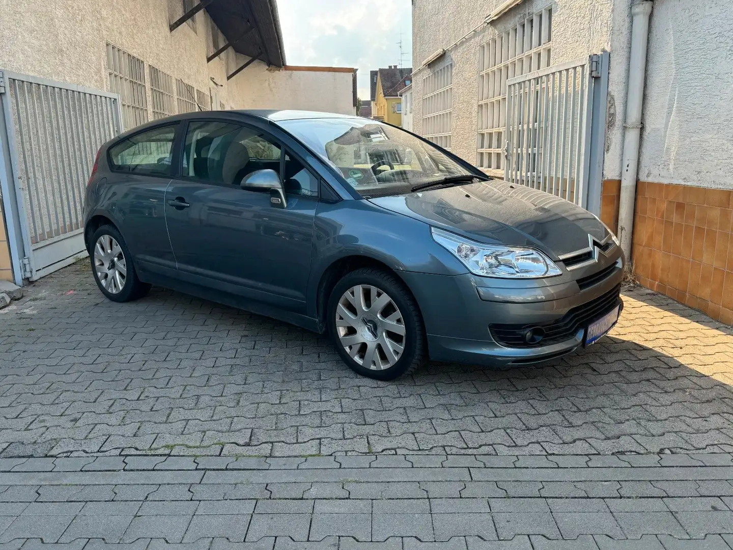 Citroen C4 Coupe VTR Plus*Automatik*Klima*PDC*2.Hd*TüV Grau - 1