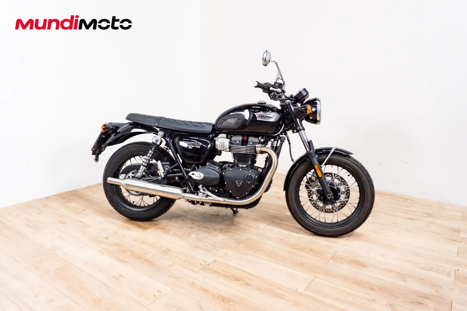 Triumph Bonneville T100 - 1