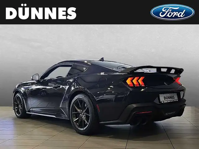 Ford Mustang view 3