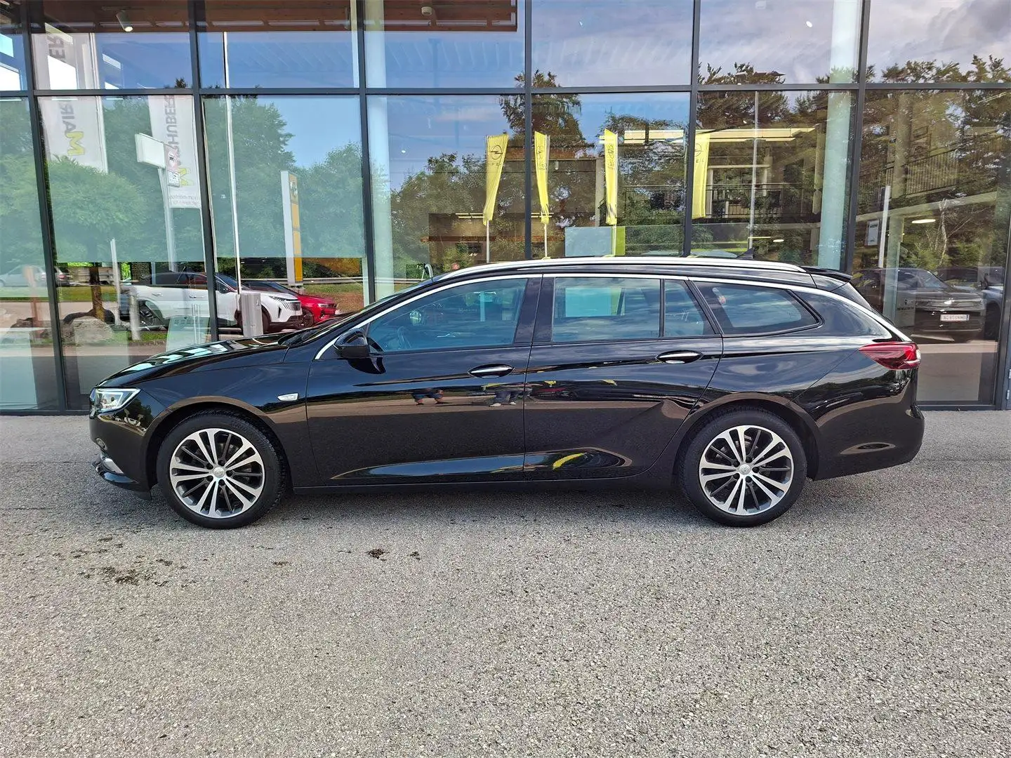Opel Insignia Sports Tourer 1.6 CDTI Innovation Schwarz - 2