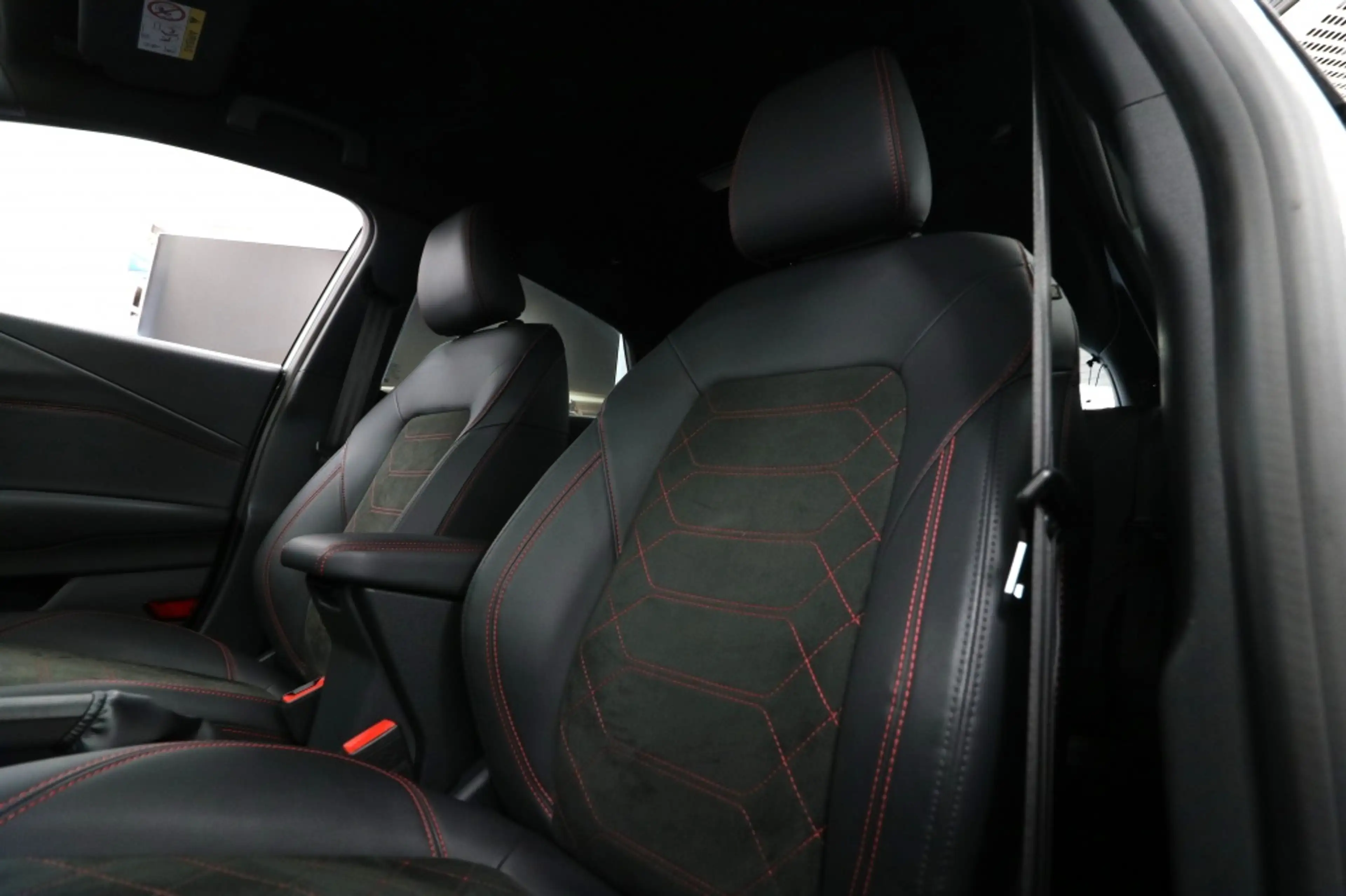 Ford Puma 1.0 Ecoboost Hybrid ST-Line X — photo 4