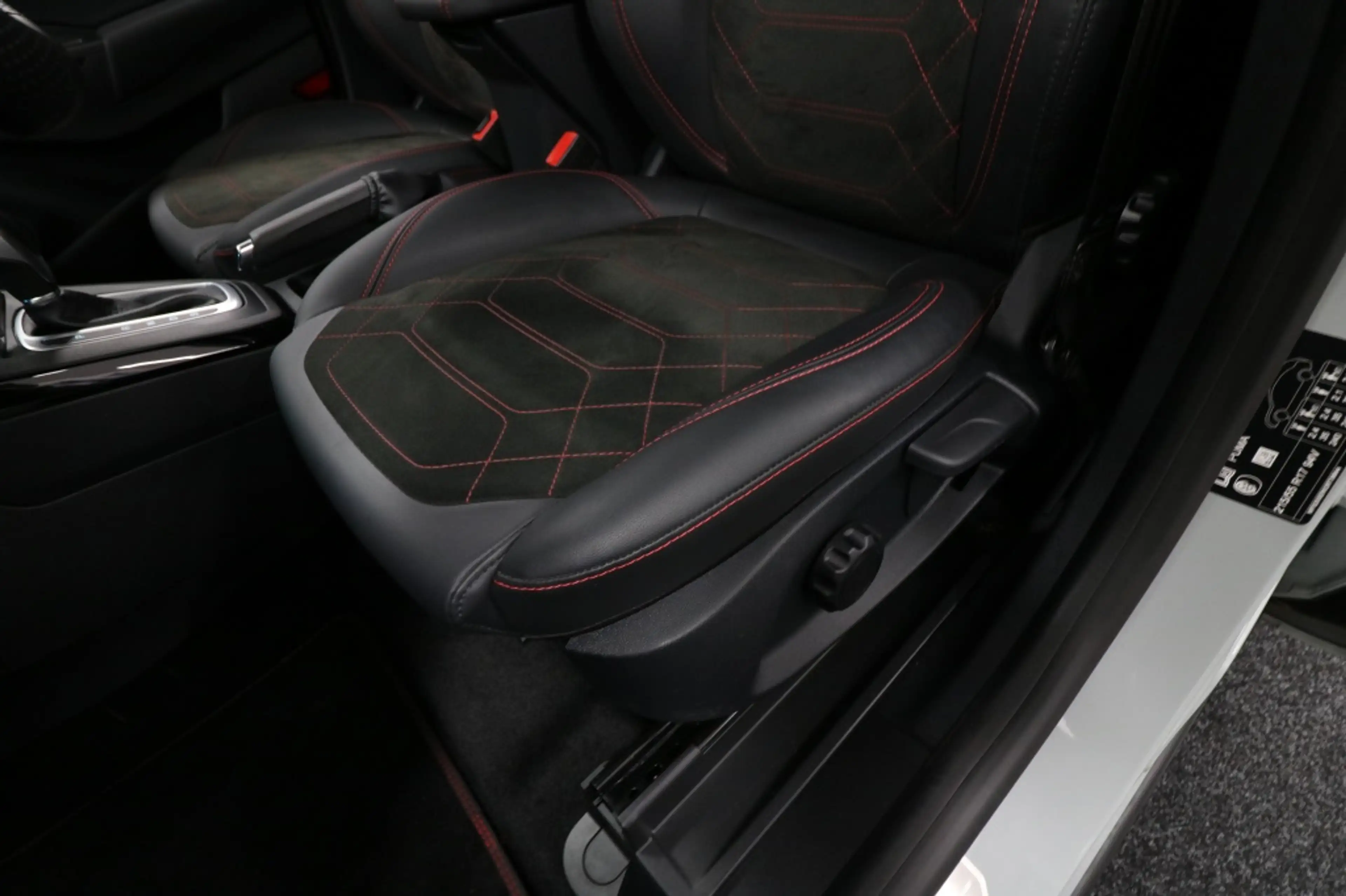 Ford Puma 1.0 Ecoboost Hybrid ST-Line X — photo 13