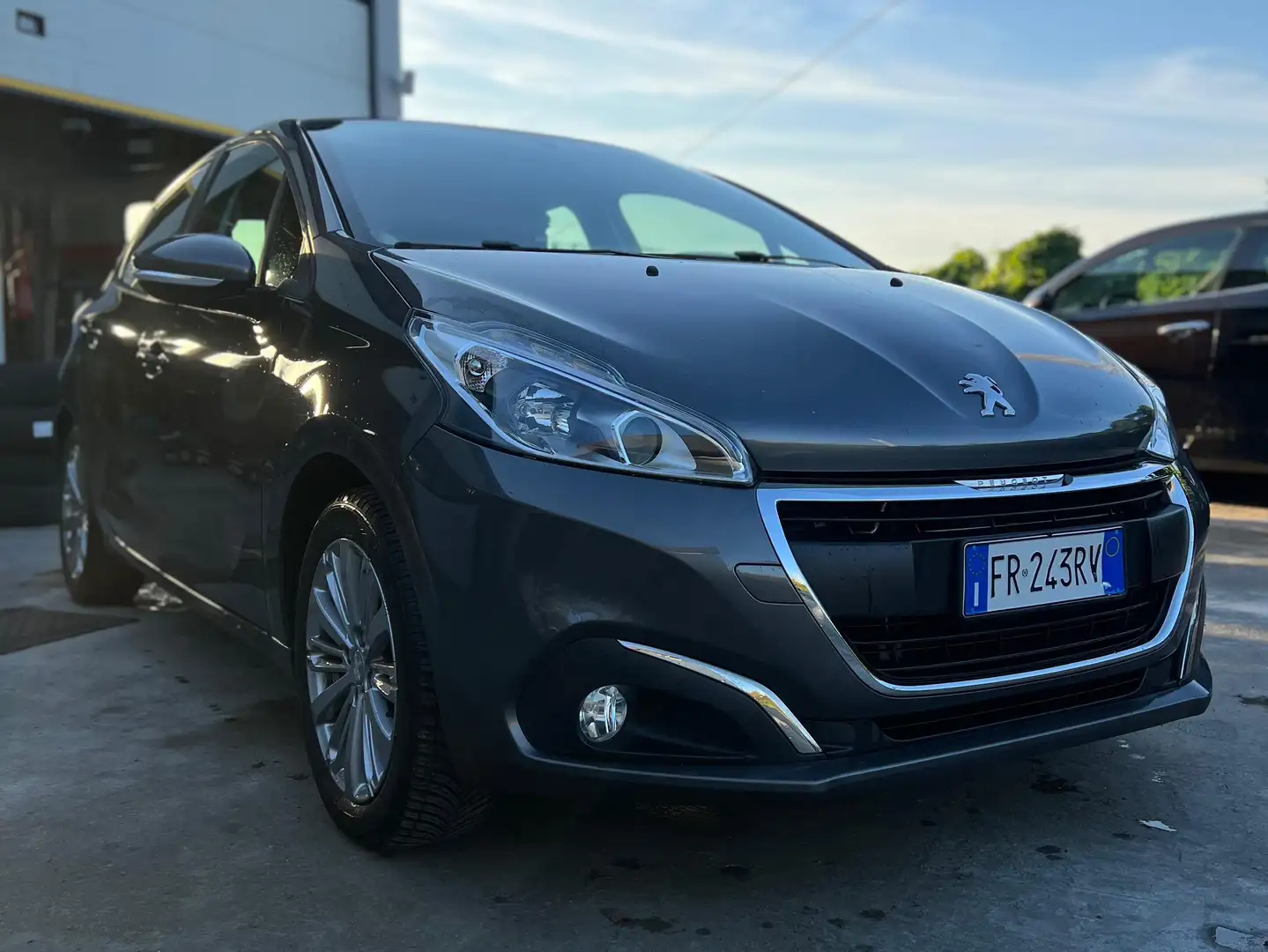 Peugeot 208 208 I 2015 5p 1.2 puretech Allure 82cv Grigio - 2