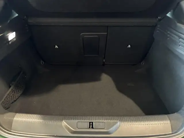 Peugeot 308 view 9