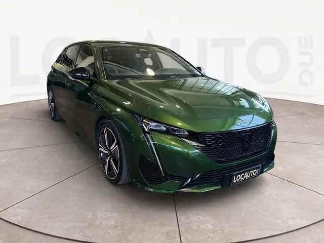 Peugeot 308 view 3