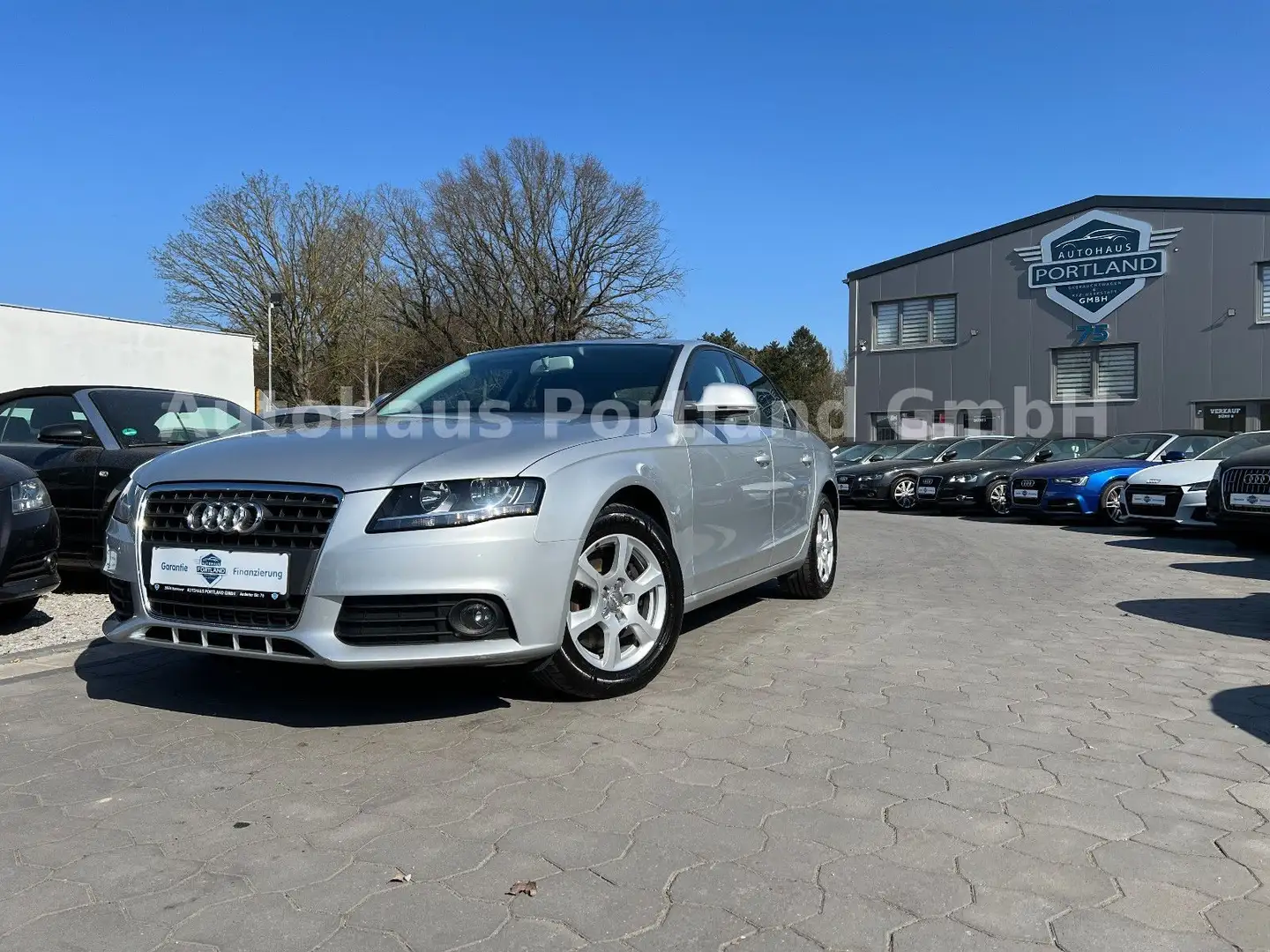 Audi A4 Lim. Attraction/AUDI S-Heft/1. Hand/88TKM Argent - 1