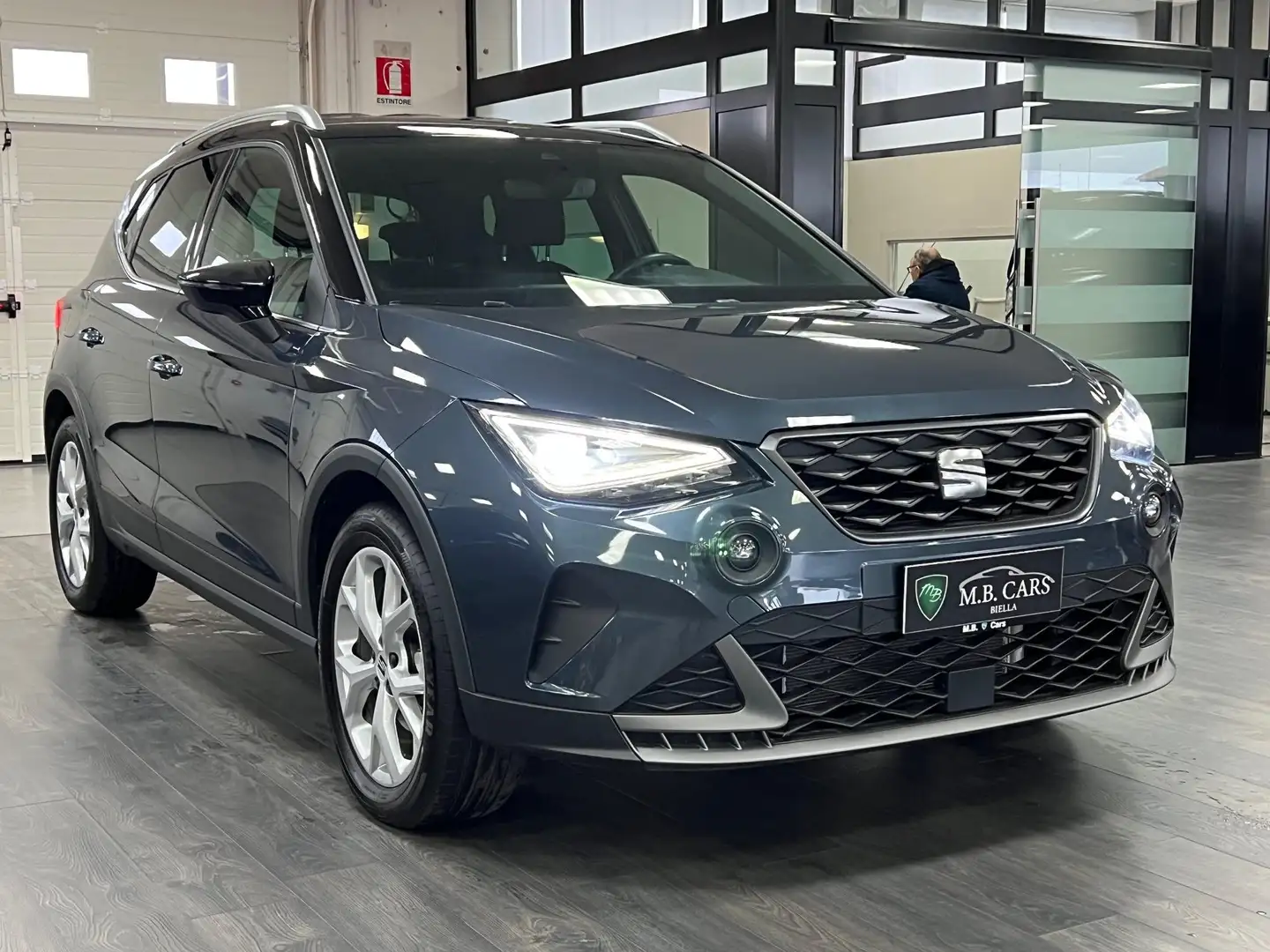 SEAT Arona 1.0 ecotsi FR 95cv Gris - 1