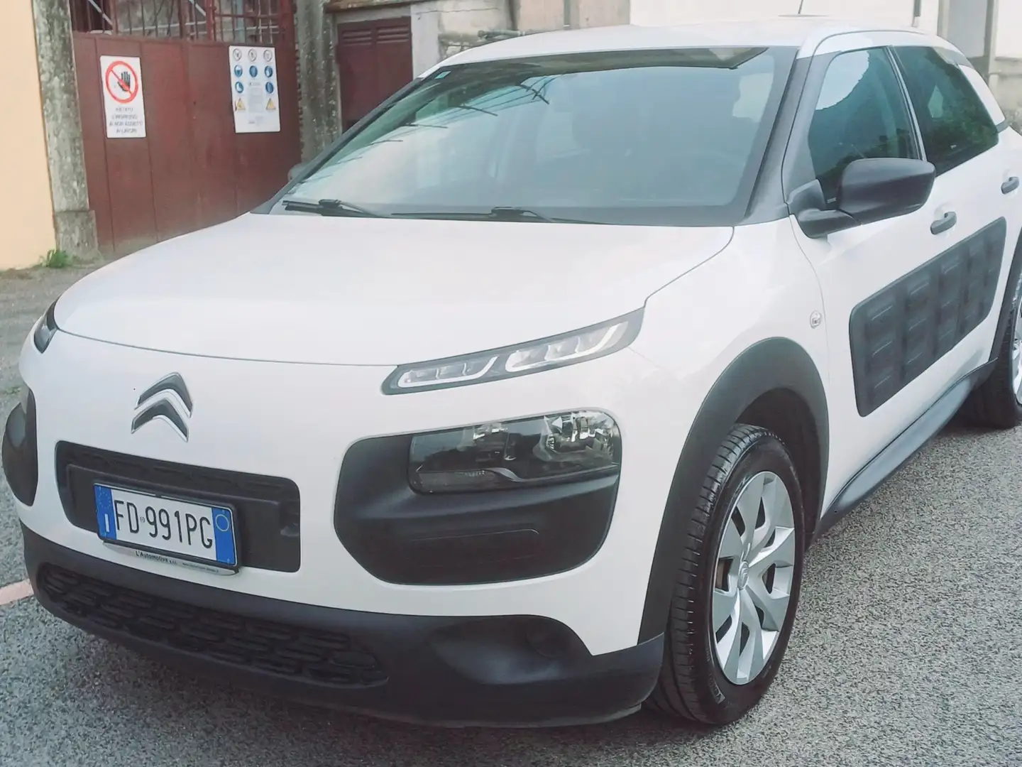 Citroen C4 Cactus 1.2 puretech Live 75cv E6 Bianco - 1