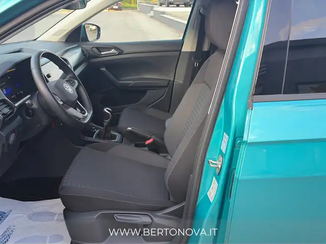 Volkswagen T-Cross view 13