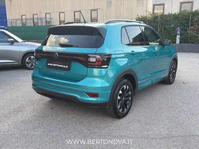 Volkswagen T-Cross view 3