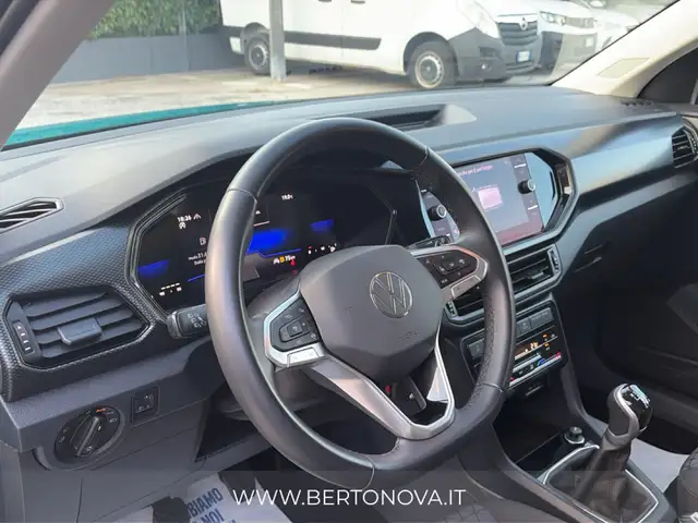 Volkswagen T-Cross view 15