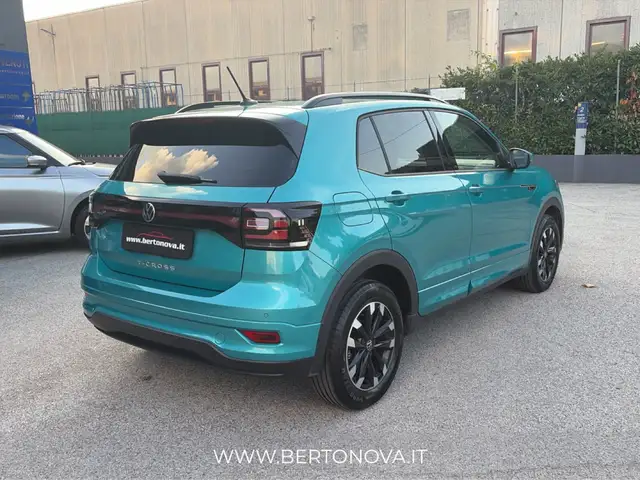 Volkswagen T-Cross view 10