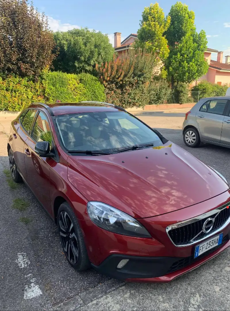 Volvo V40 Cross Country 2.0 d2 Kinetic Red - 1