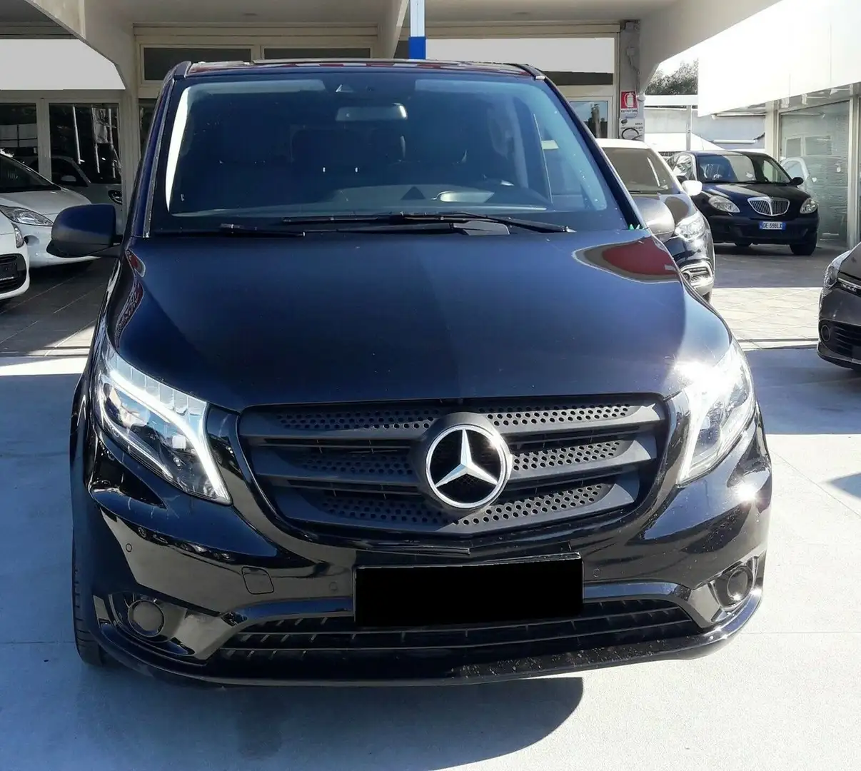 Mercedes-Benz Vito Tourer 116CDI 4M Extra Lang LED Navi Kamer Schwarz - 2