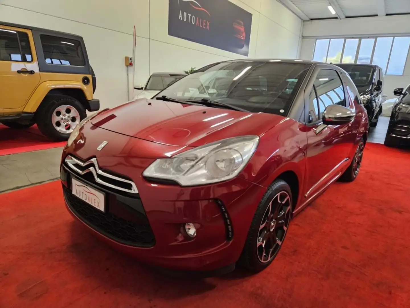 Citroen DS3 1.6 vti So Chic 120cv Rood - 1