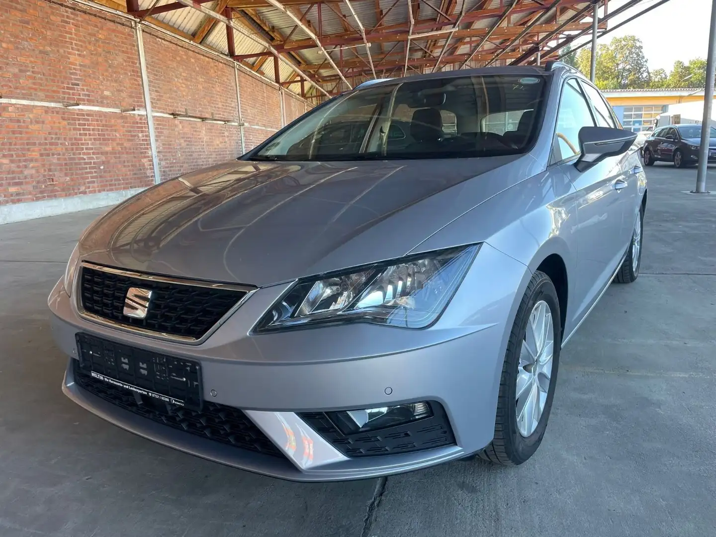 SEAT Leon ST Style/NAVI/PDC/TEMPO Silber - 1